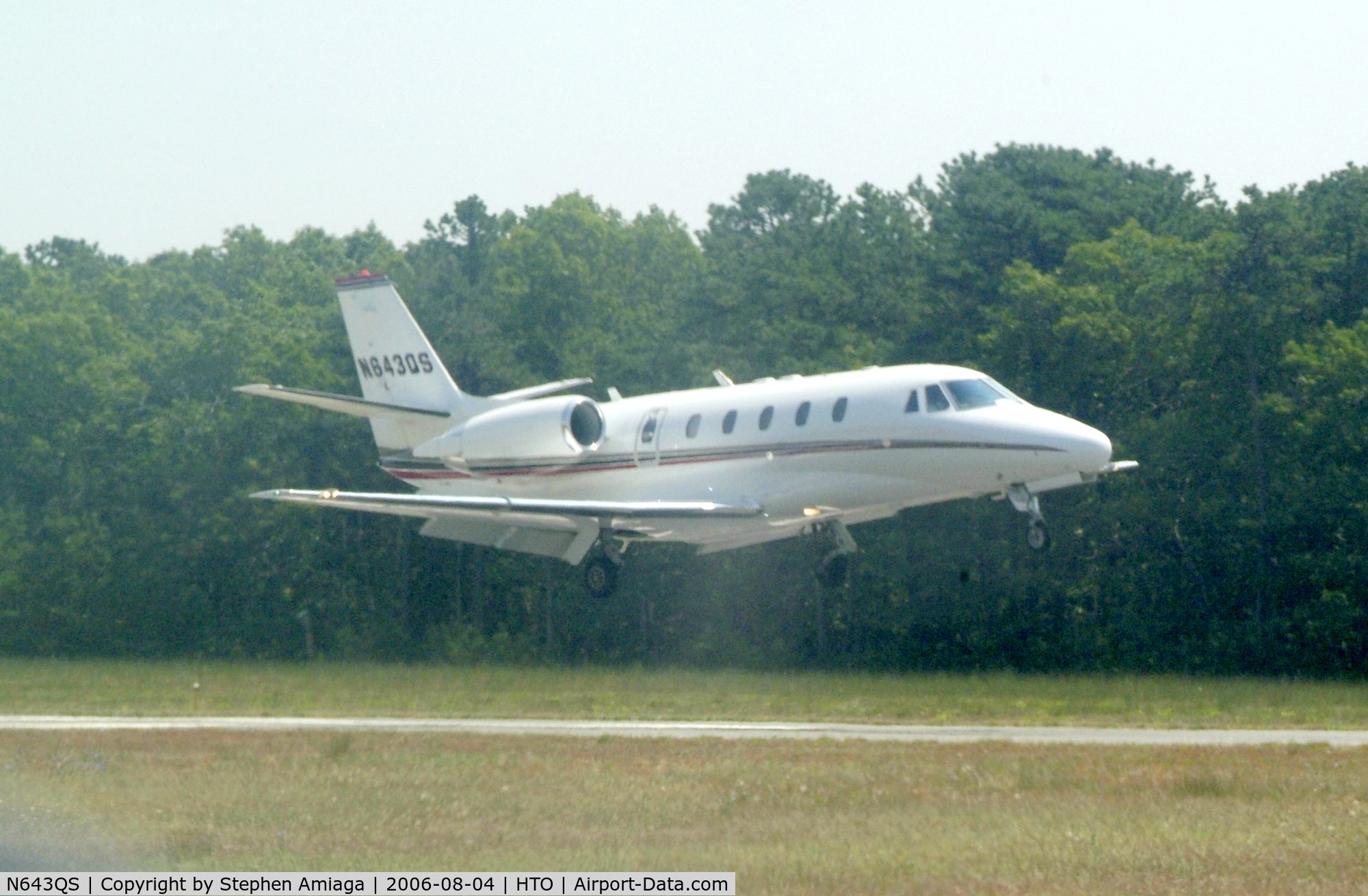 N643QS, 2005 Cessna 560XL C/N 560-5588, Just about to land RWY 28.