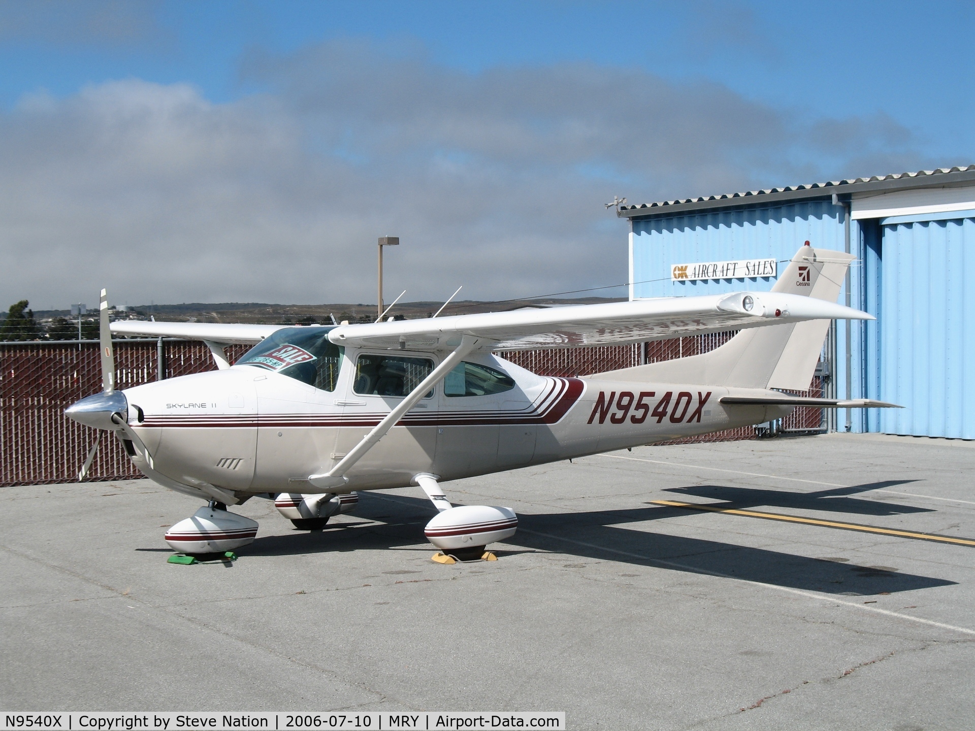 N9540X, 1985 Cessna 182R Skylane C/N 18268550, 1985 Cessna 182R @ Monterey, CA