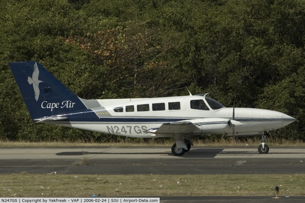 N247GS, 1982 Cessna 402C C/N 402C0637, Cape Air Cessna Ce402 taxying to the runway