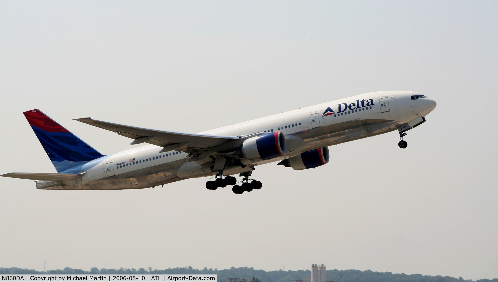 N860DA, 1999 Boeing 777-232 C/N 29951, Departing Runway 9R