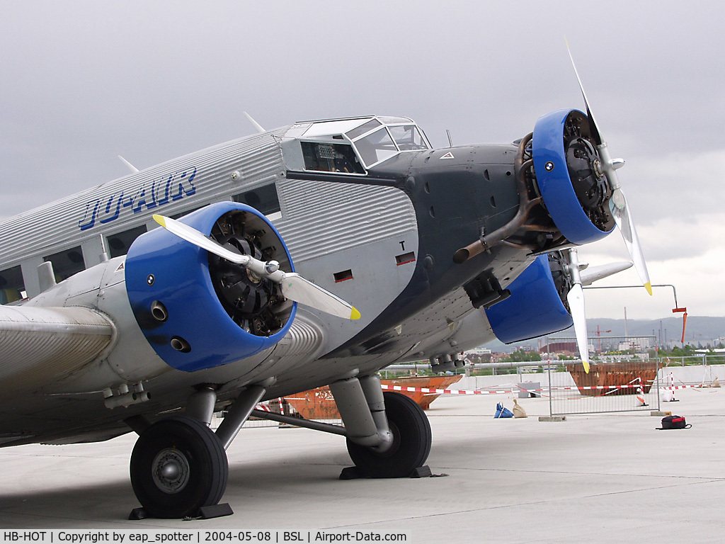 HB-HOT, 1939 Junkers Ju-52/3m g4e C/N 6595, At wellcome-party for N73544 Super Constellation