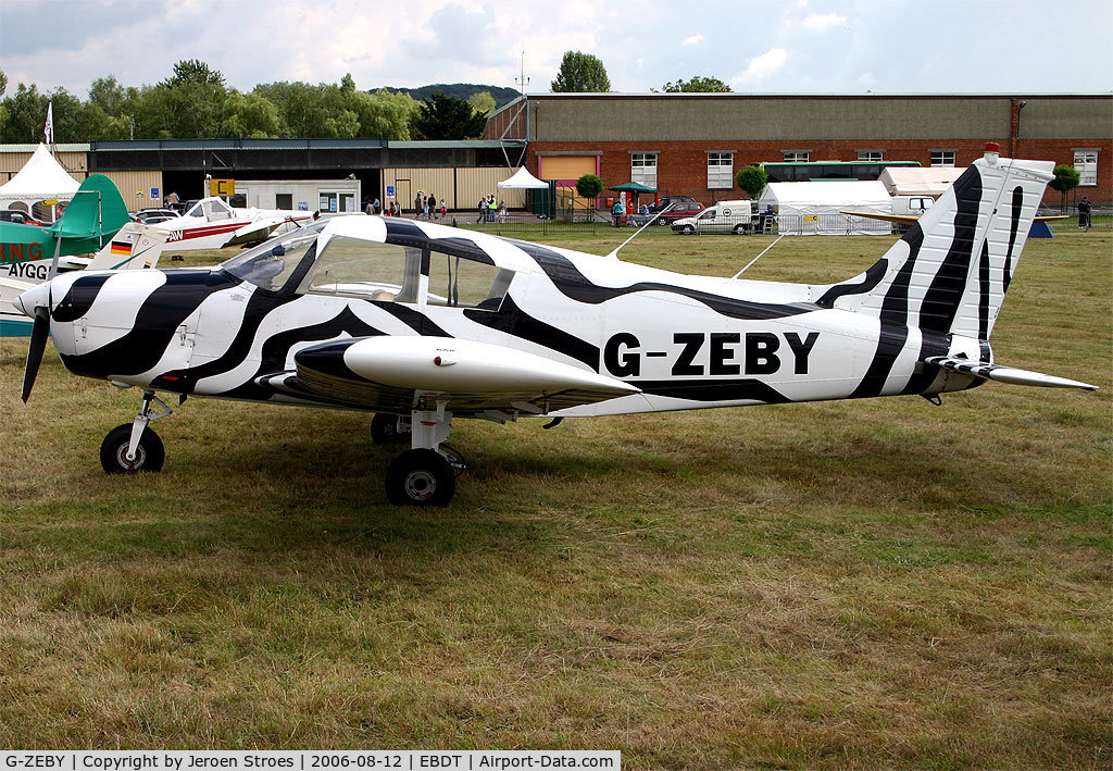 G-ZEBY, 1973 Piper PA-28-140 Cherokee E C/N 28-7325240, Oldtimer FLY-IN 2006