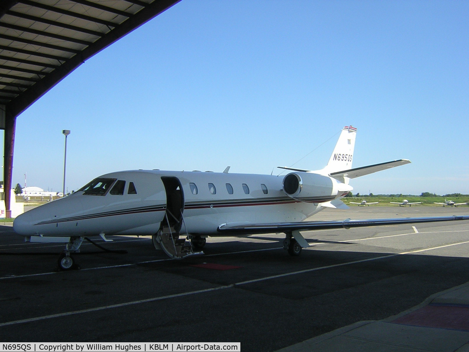 N695QS, 2002 Cessna 560XL Citation Excel C/N 560-5293, waiting for passengers then heading to Dallas