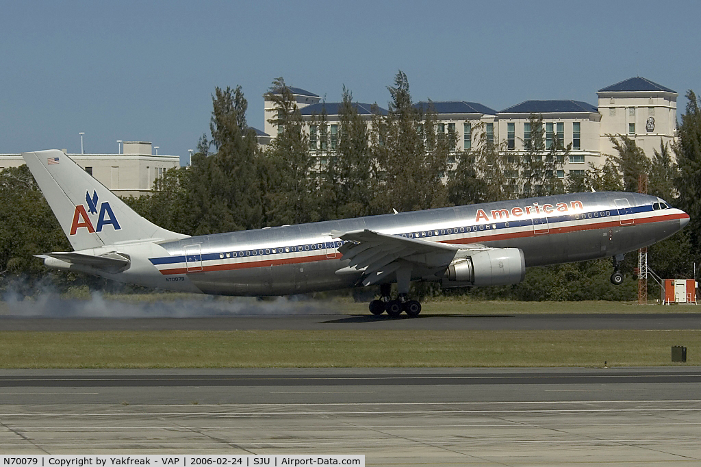 N70079, 1991 Airbus A300B4-605R C/N 619, American Airbus A300-600 burning some rubber