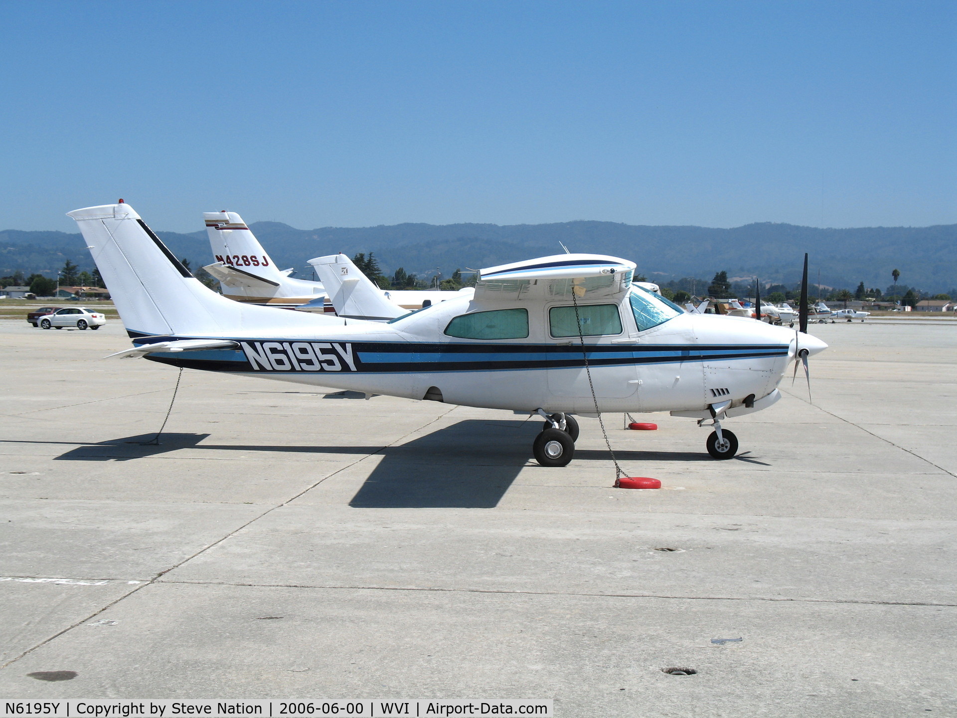 N6195Y, 1981 Cessna T210N Turbo Centurion C/N 21064289, Sharp looking 1981 Cessna T210N @ Watsonville Municipal Airport, CA