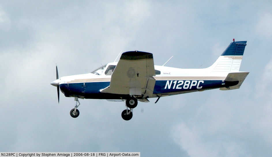N128PC, Piper PA-28-161 C/N 287816296, Cherokee, short final 19.