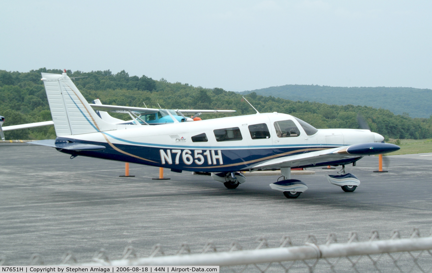 N7651H, 1973 Piper PA-32-300 Cherokee Six C/N 32-7440025, Another shot from the other side...