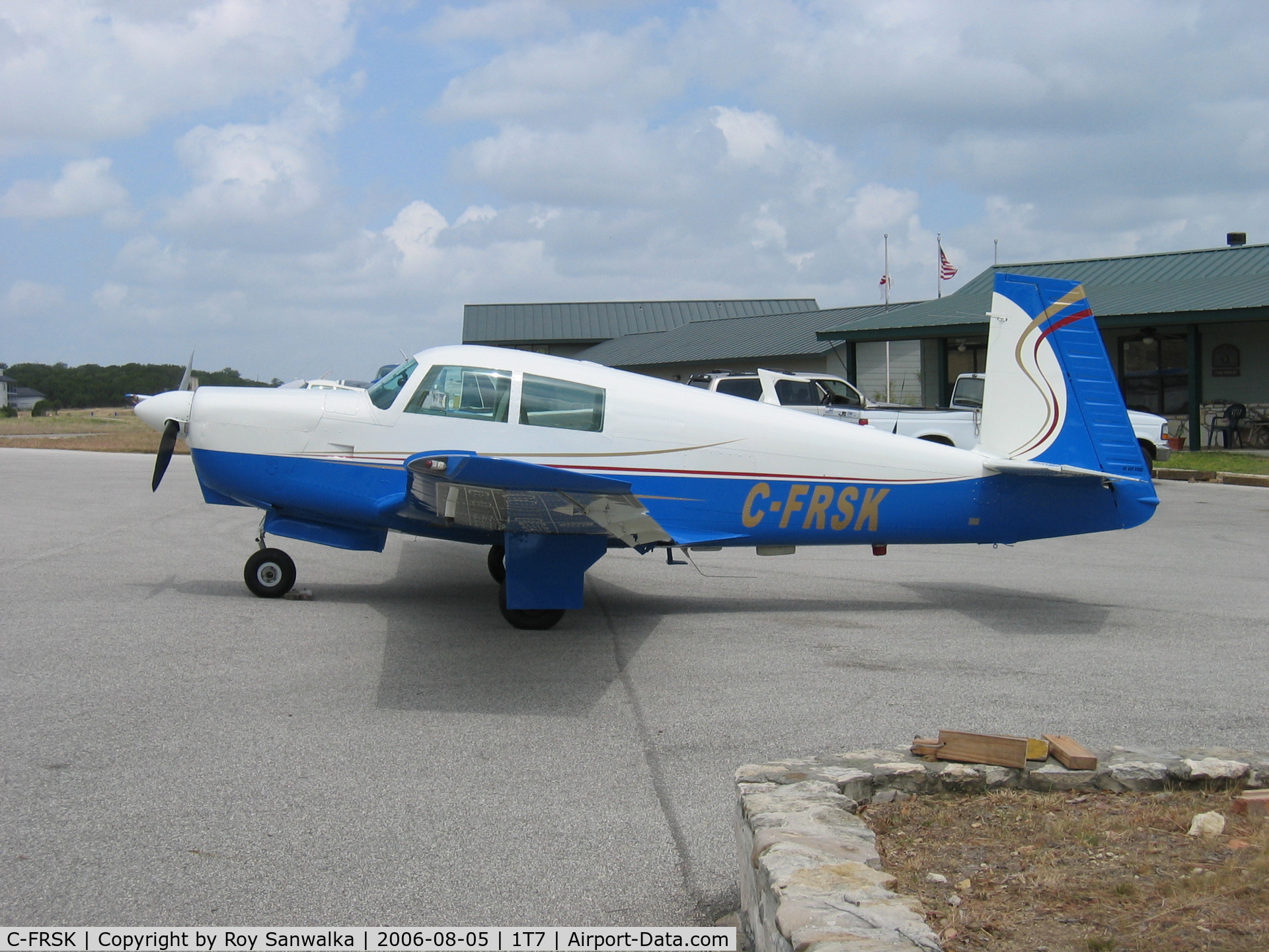 C-FRSK, 1969 Mooney M20C Ranger C/N 690098, Our M20C with new blue & white Millenium paint scheme