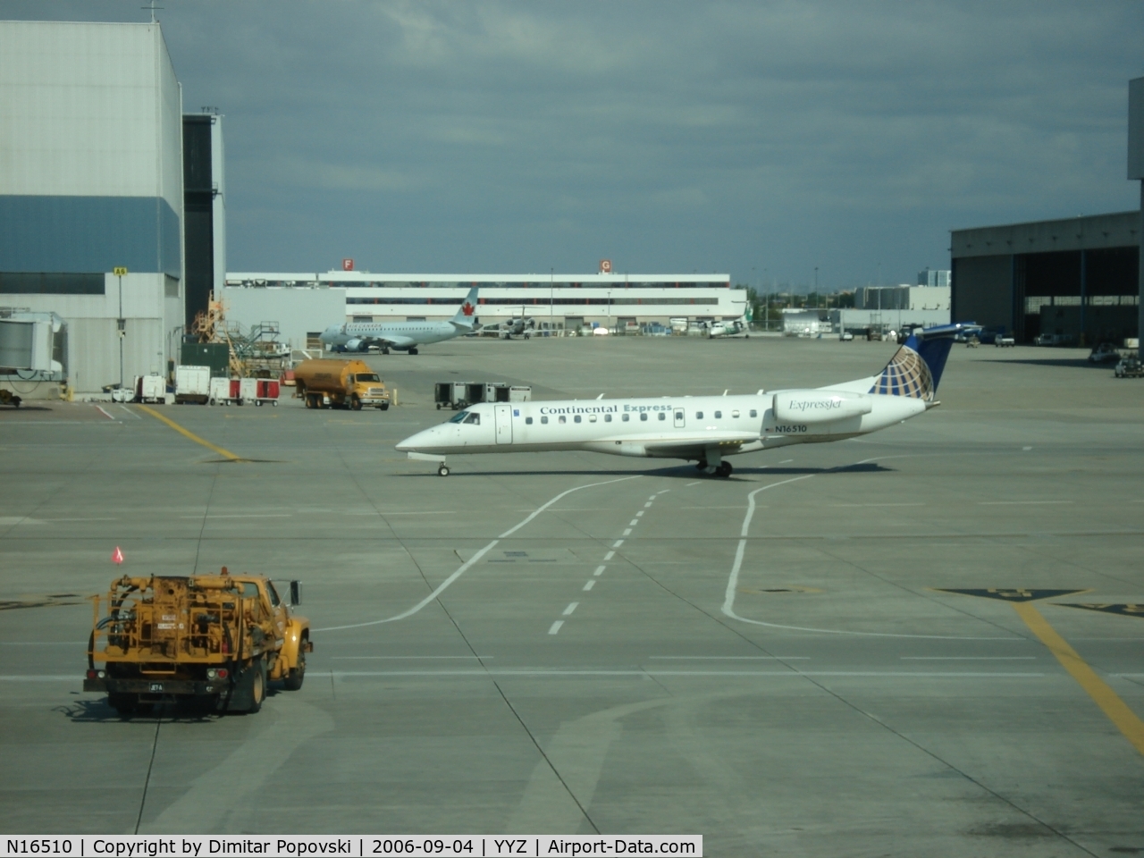 N16510, 2000 Embraer ERJ-135ER (EMB-135ER) C/N 145251, Taxiing at Toronto Pearson International