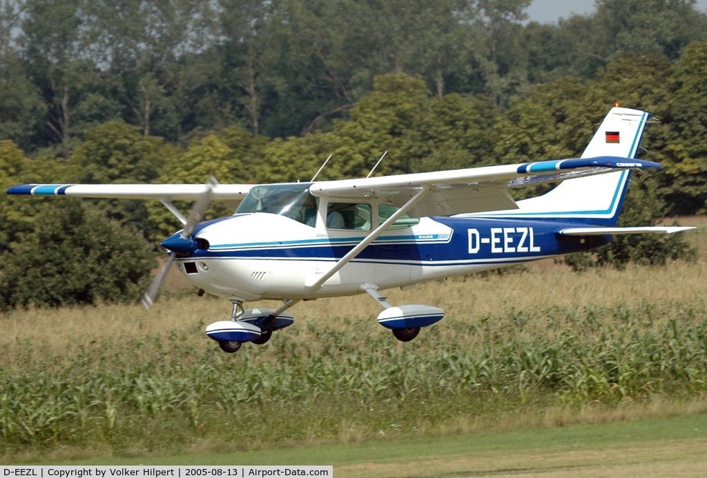 D-EEZL, Cessna 182 Skylane C/N 18261713, Cessna 182P