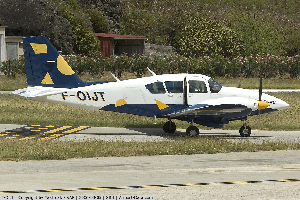 F-OIJT, Piper PA-23-250 Aztec F C/N 27-7854129, St.Barth Commuter Piper 23 Aztec