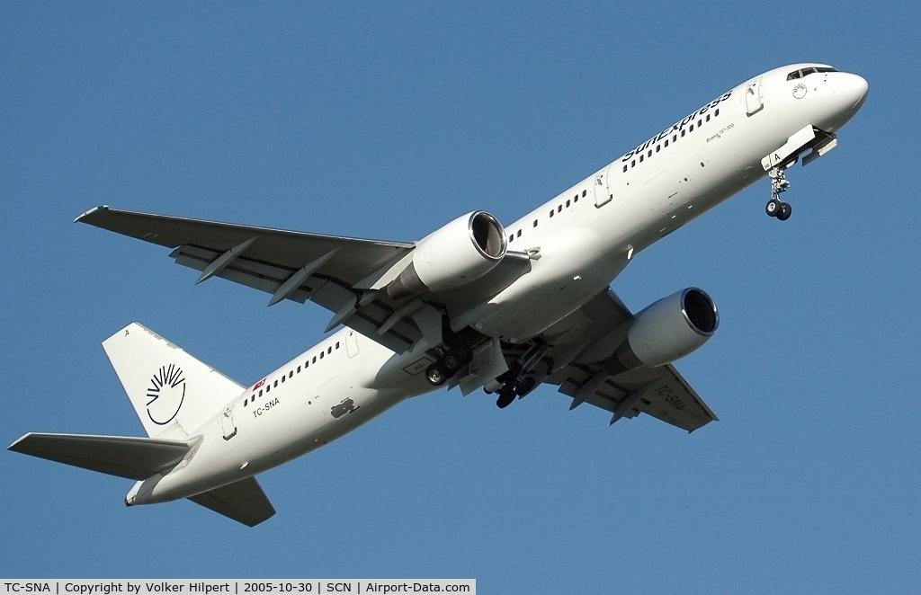 TC-SNA, 1993 Boeing 757-2Q8 C/N 25624, Boeing 757