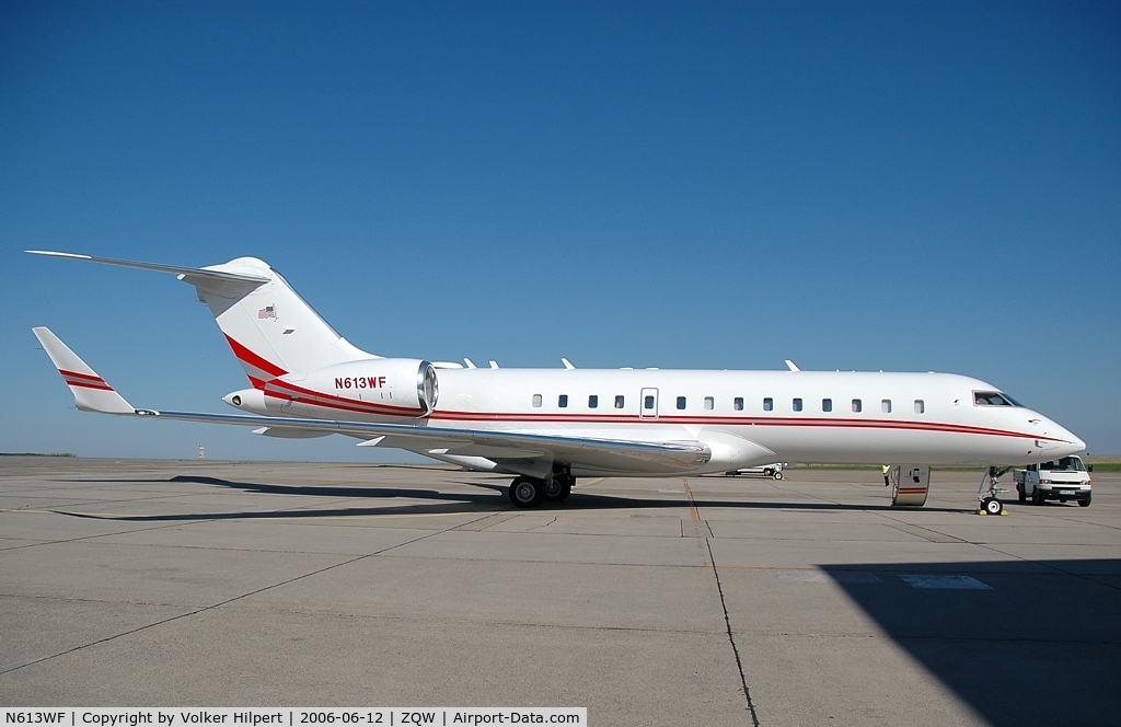 N613WF, 2006 Bombardier BD-700-1A10 Global Express XRS C/N 9215, Bombardier BD-700 Global Express