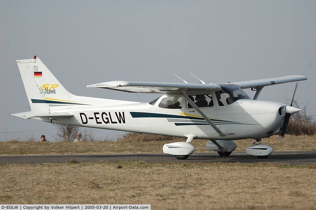 D-EGLW, 2001 Cessna 172S Skyhawk SP C/N 172S8731, Cessna 172SP