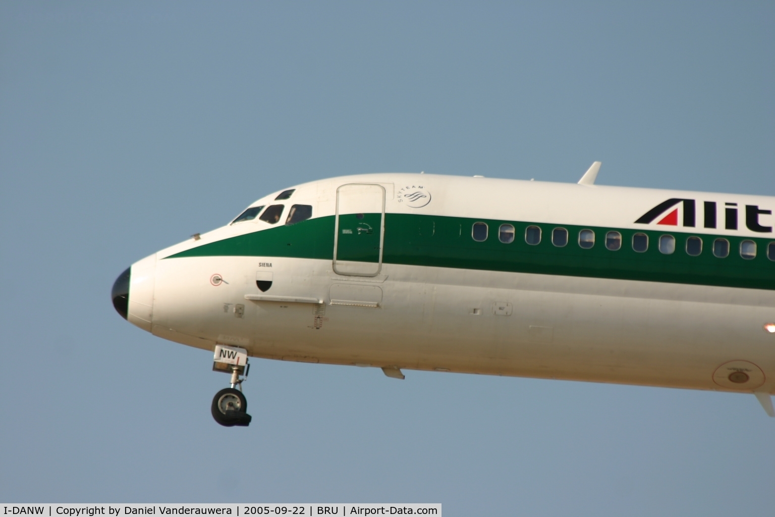 I-DANW, 1992 McDonnell Douglas MD-82 (DC-9-82) C/N 53206, arrival of SIENA