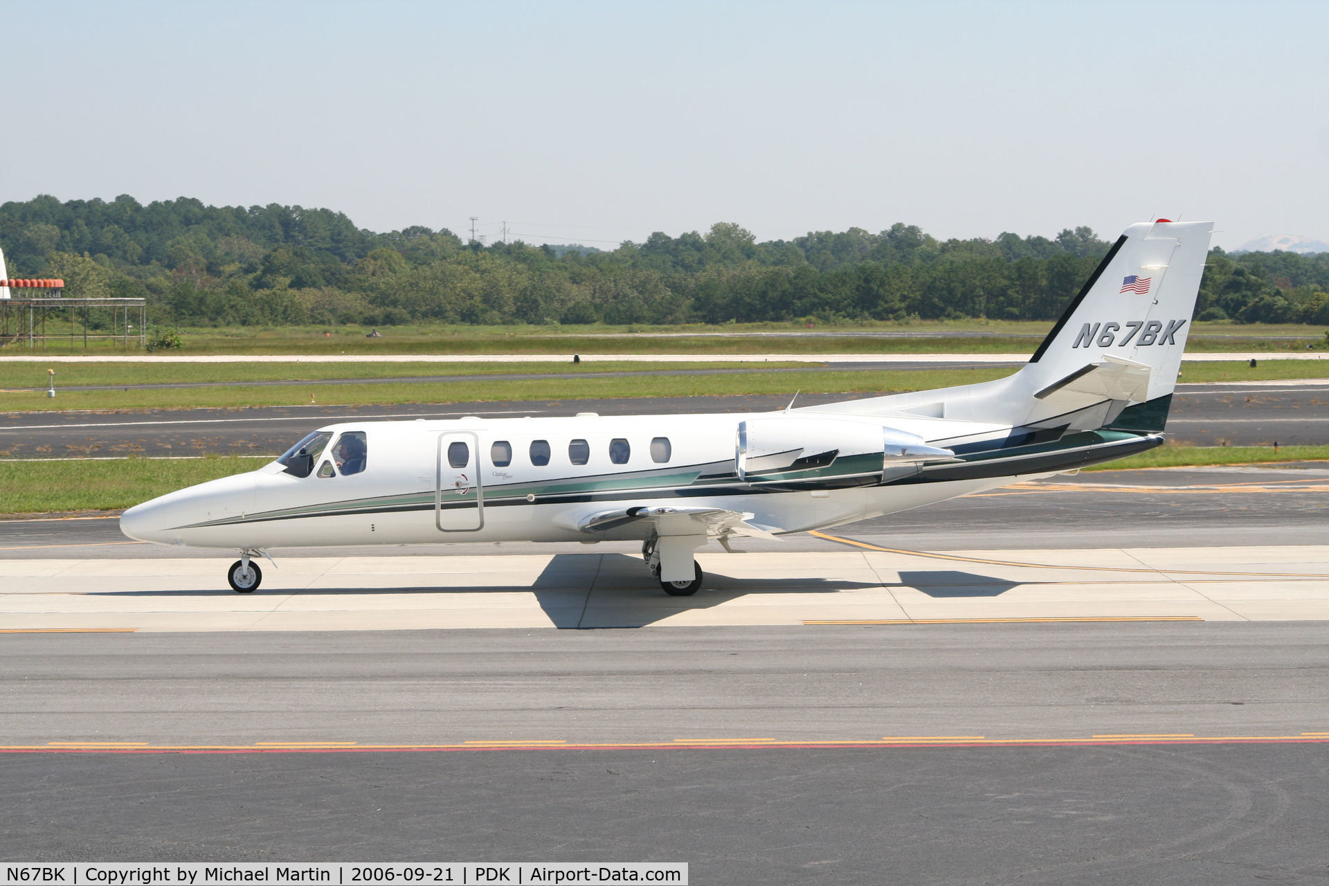 N67BK, 2002 Cessna 550 C/N 550-0997, Taxing to Epps Air Service
