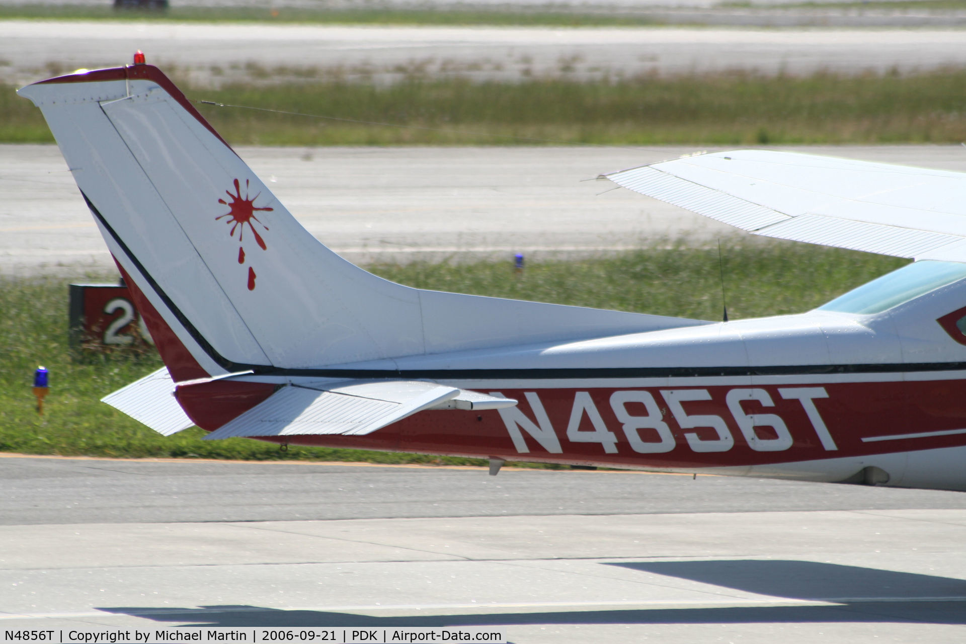 N4856T, 1981 Cessna R182 Skylane RG C/N R18201777, SPLAT went the paint on the tail!