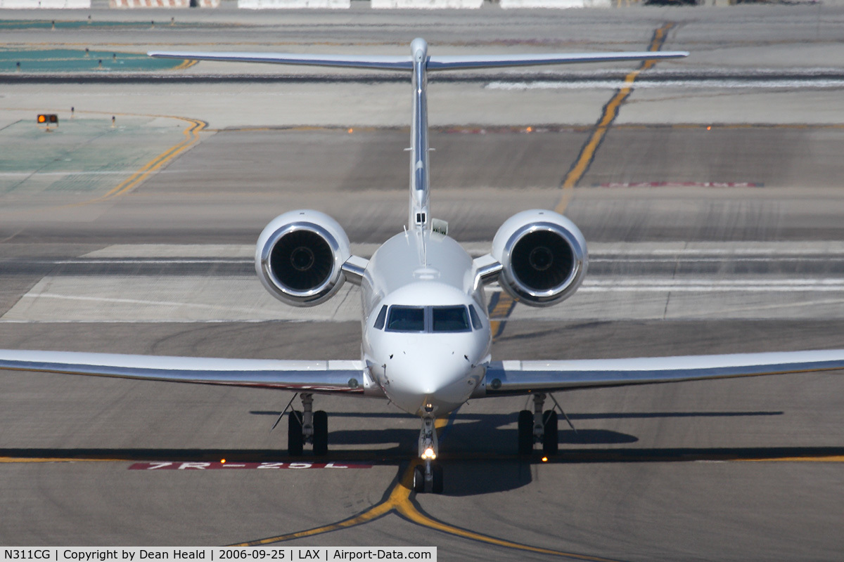 N311CG, 2006 Gulfstream Aerospace GV-SP (G550) C/N 5108, Taxiing at LAX.