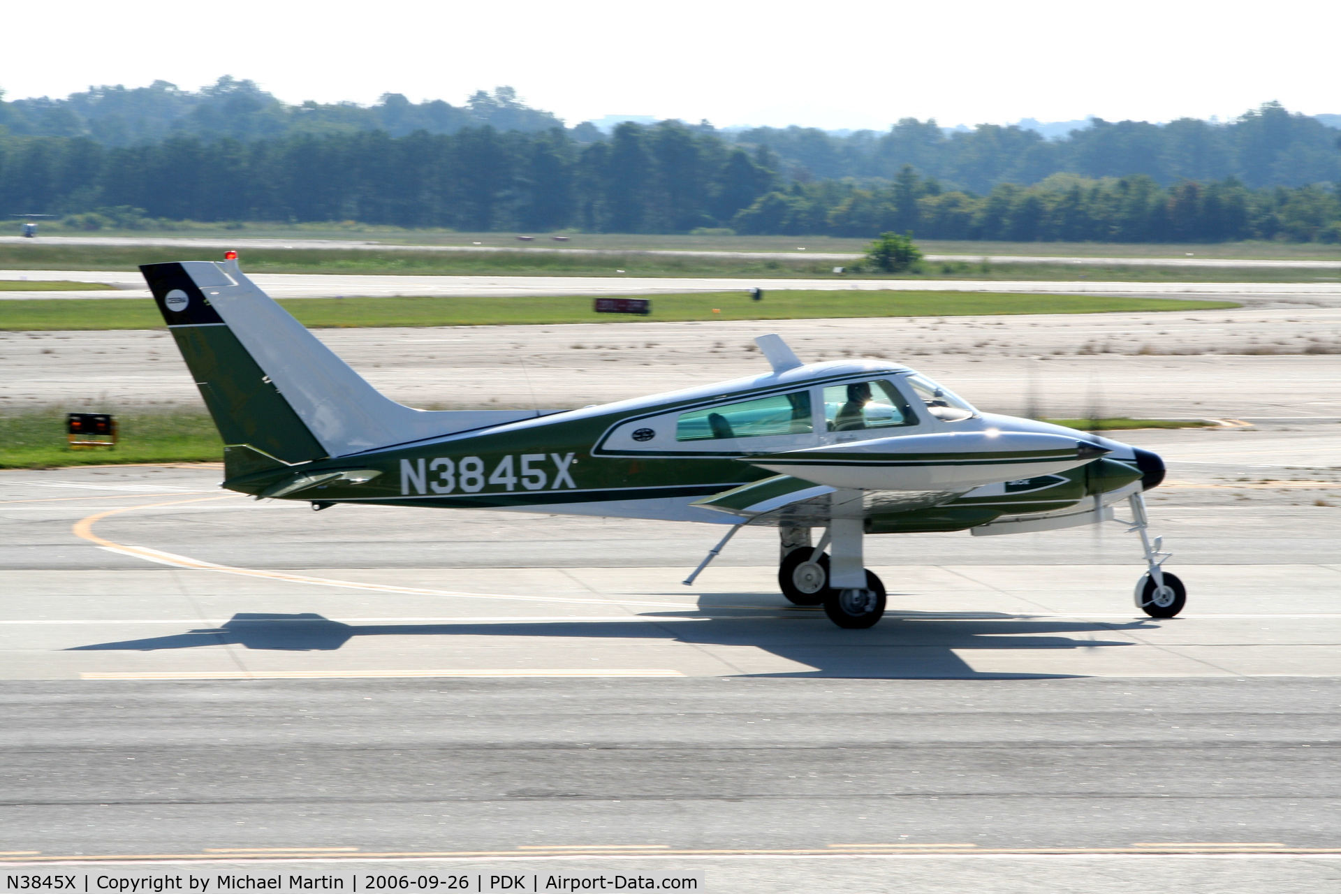 N3845X, 1966 Cessna 310K C/N 310K0245, Taxing to Runway 2R