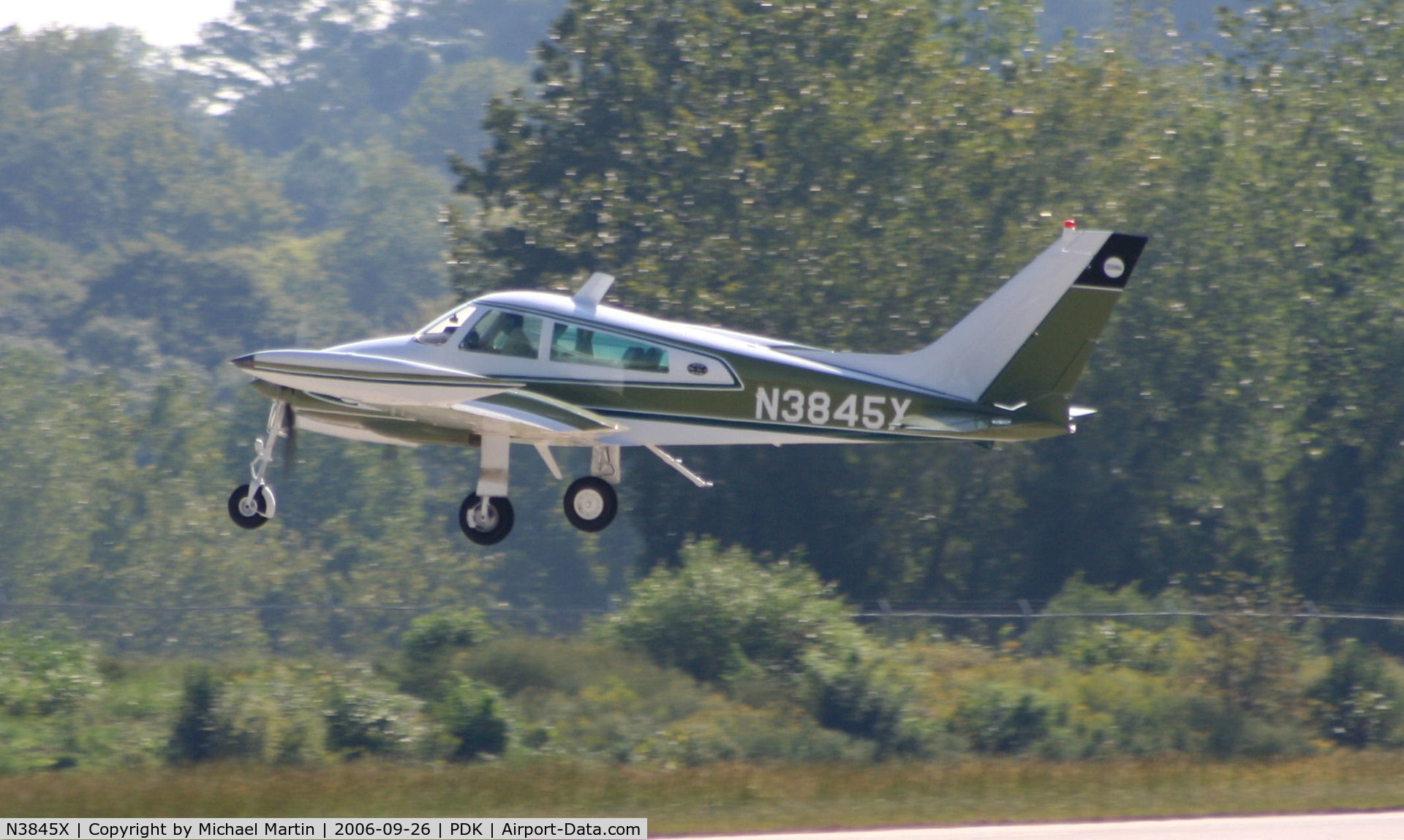 N3845X, 1966 Cessna 310K C/N 310K0245, Departing Runway 2R