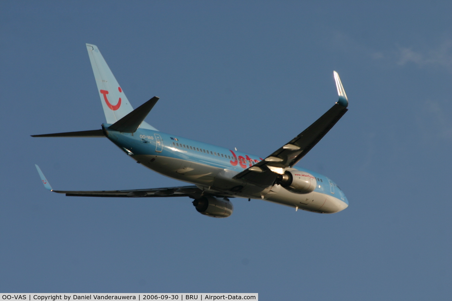 OO-VAS, 2002 Boeing 737-86Q C/N 30285, flight TUB6841 to Djerba from rwy 20