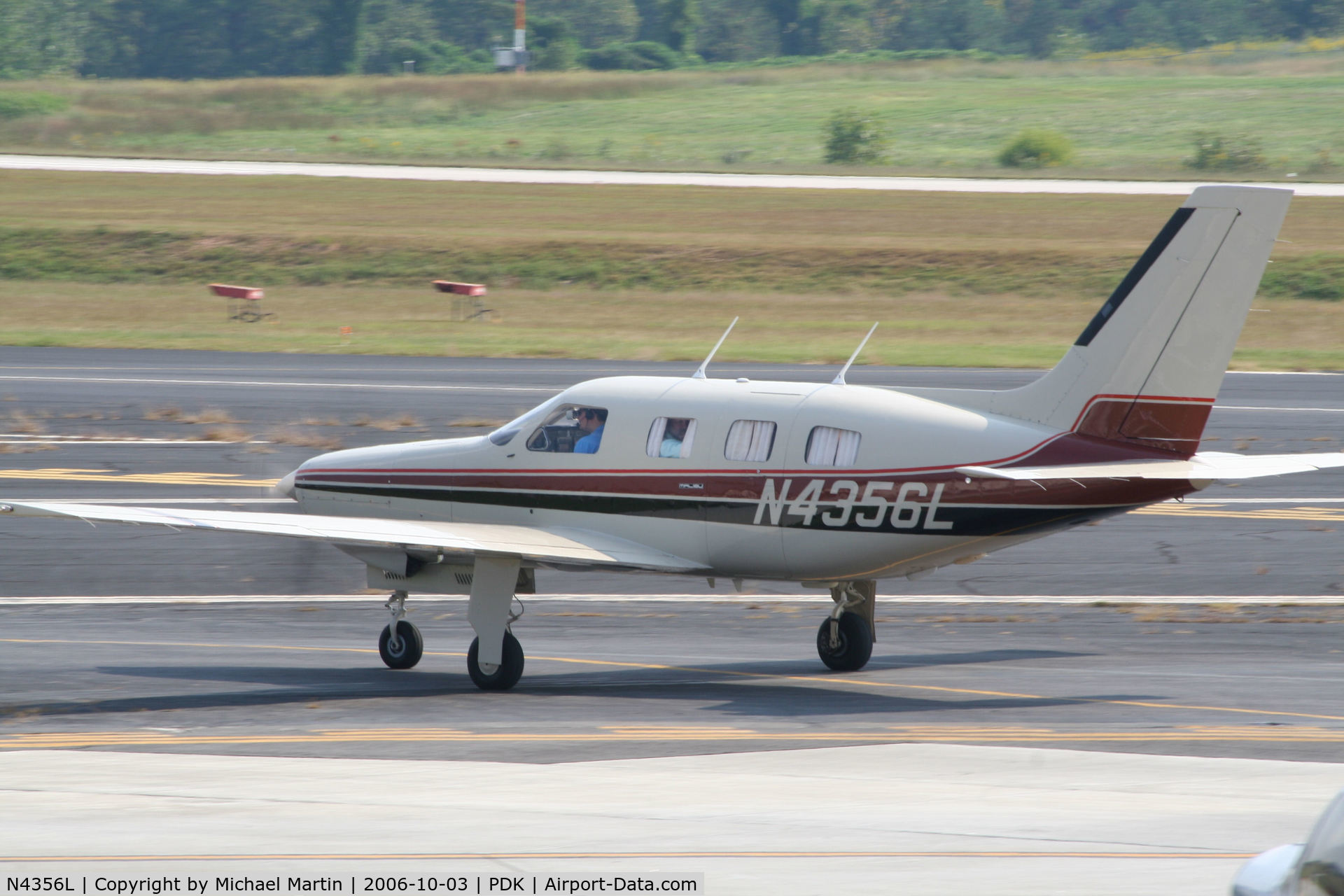 N4356L, 1984 Piper PA-46-310P Malibu C/N 46-8408042, Taxing to Runway 20R