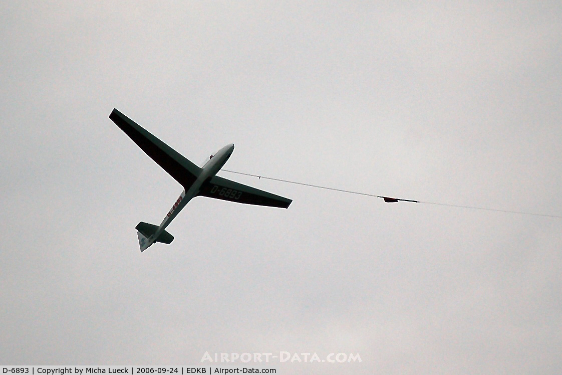 D-6893, 1979 Glaser-Dirks DG-202/17 C/N 2-89/1706, Flying start...