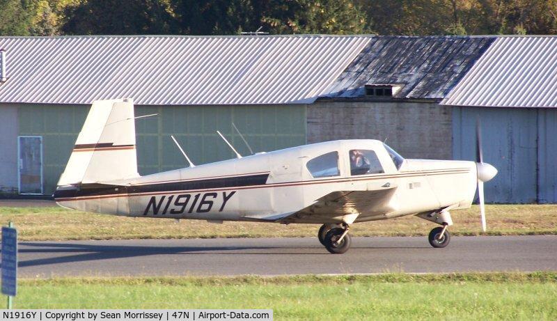 N1916Y, 1964 Mooney M20D Master C/N 211, About to depart on runway 25