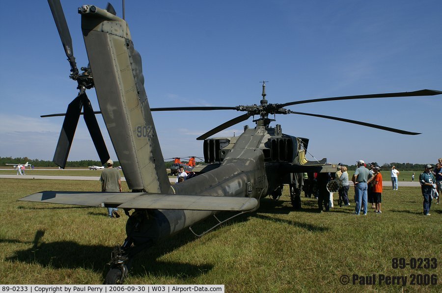 89-0233, 1989 McDonnell Douglas AH-64A Apache C/N PV635, Doubtful that the Ah-64 will ever stop drawing crowds