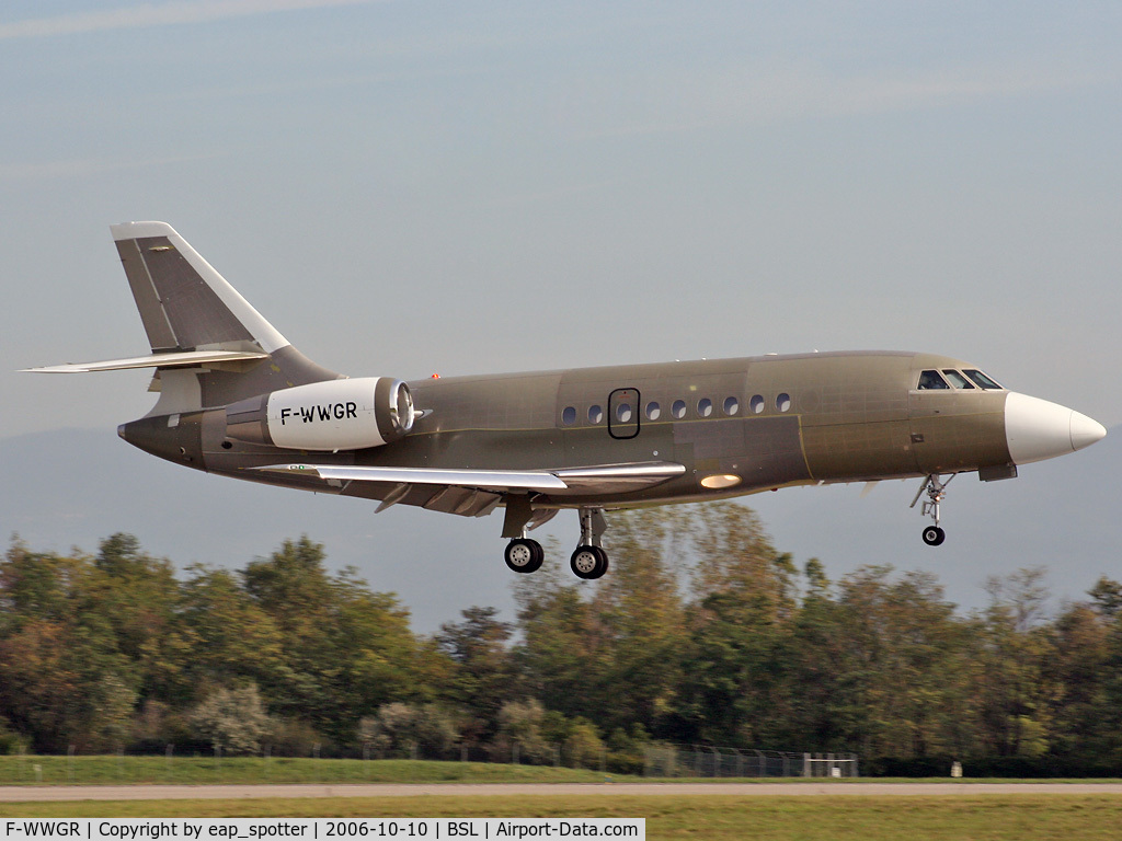 F-WWGR, 2005 Dassault Falcon 2000EX C/N 75, for a maintenance visit Jet Aviation