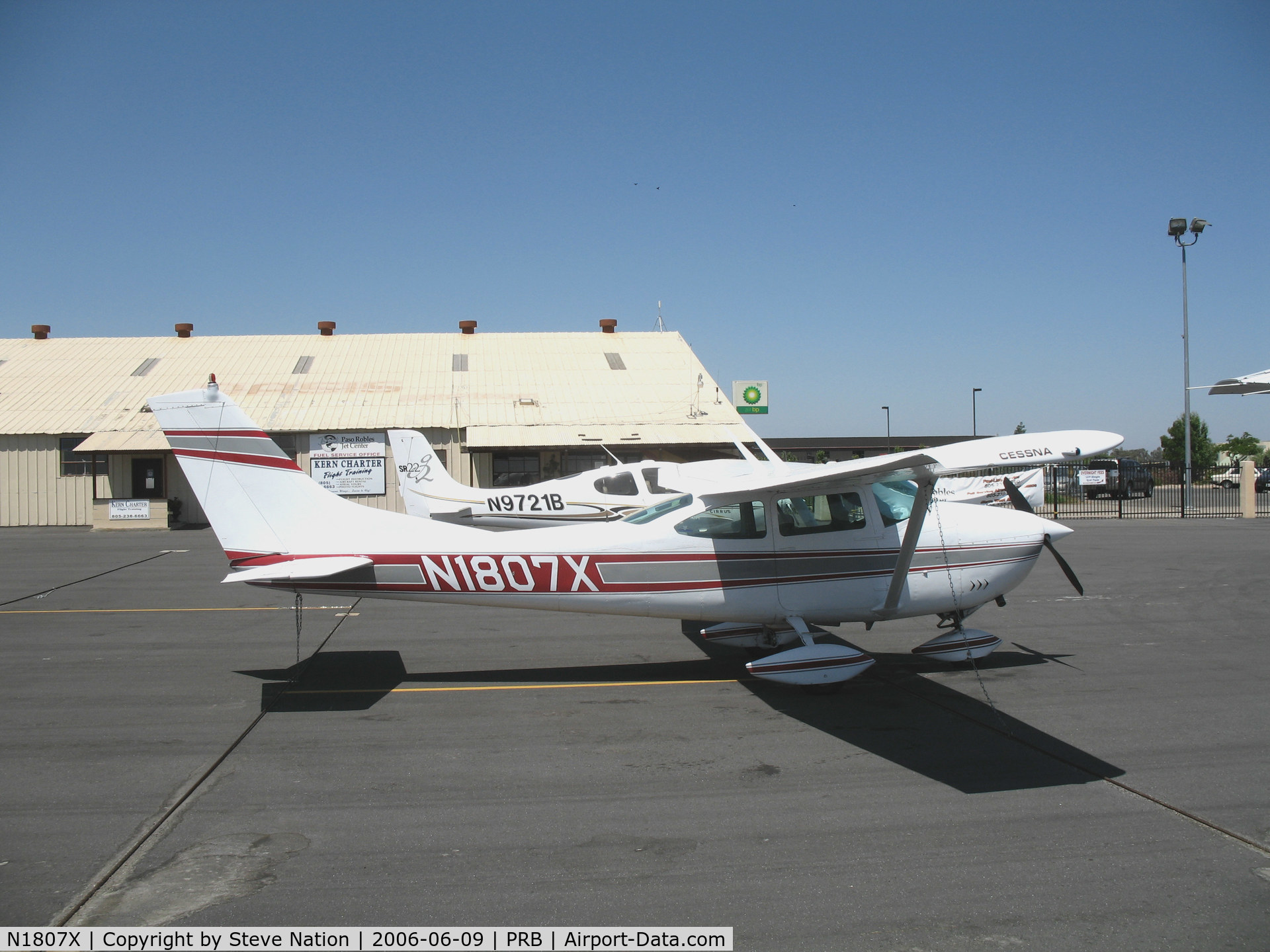 N1807X, 1964 Cessna 182H Skylane C/N 18255907, 1964 Cessna 182H @ Paso Robles Municipal, CA