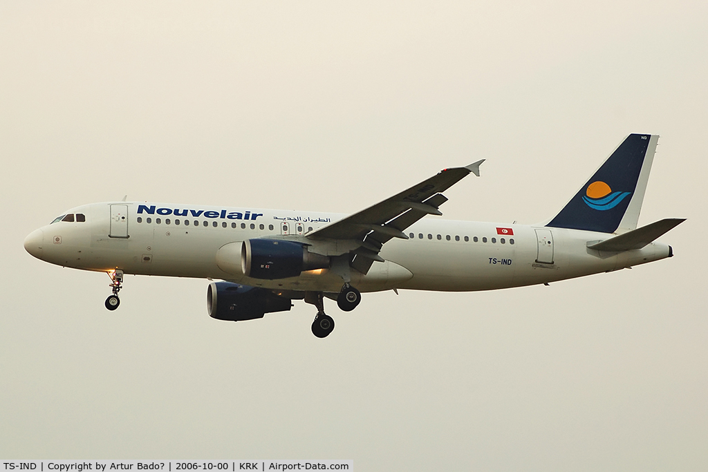 TS-IND, 1992 Airbus A320-212 C/N 348, Nouvelair