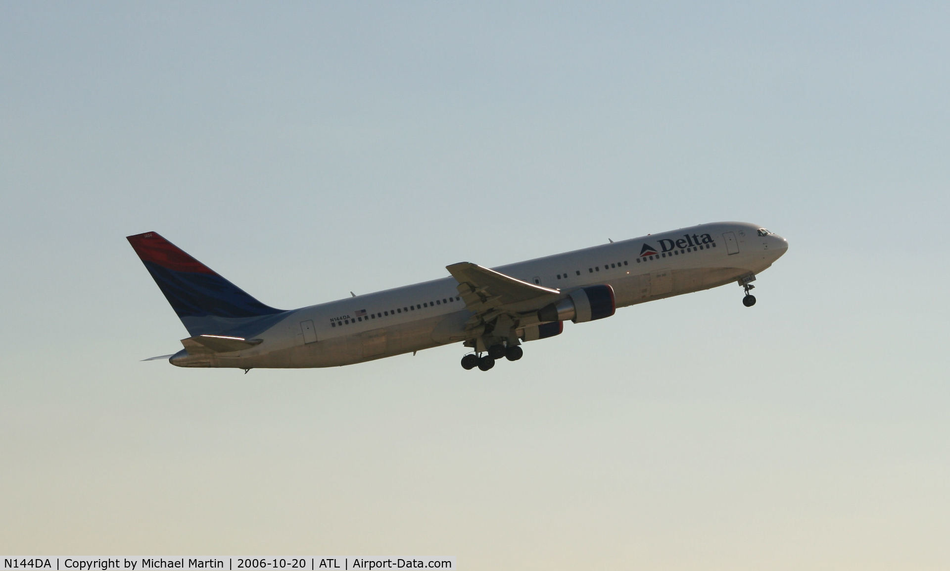 N144DA, 1999 Boeing 767-332 C/N 27584, Departing ATL for parts unknown!