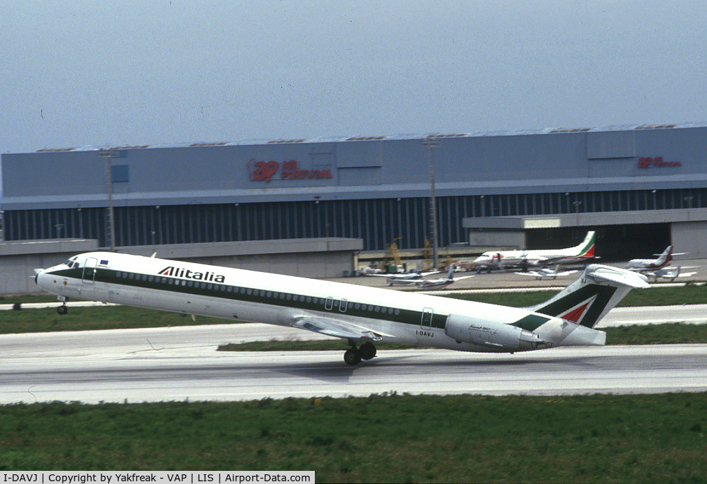 I-DAVJ, 1987 McDonnell Douglas MD-82 (DC-9-82) C/N 49431, Alitalia MD80