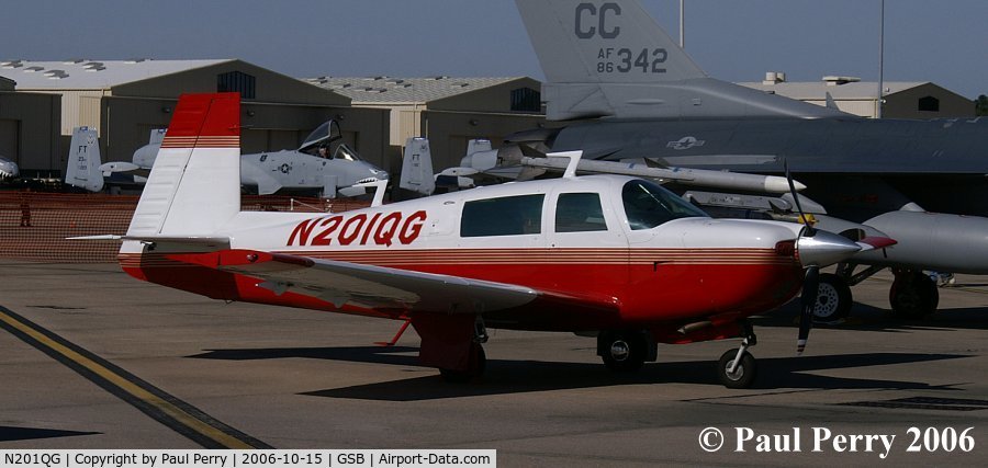 N201QG, 1977 Mooney M20J 201 C/N 24-0340, Mooney hanging out with some high-speed company