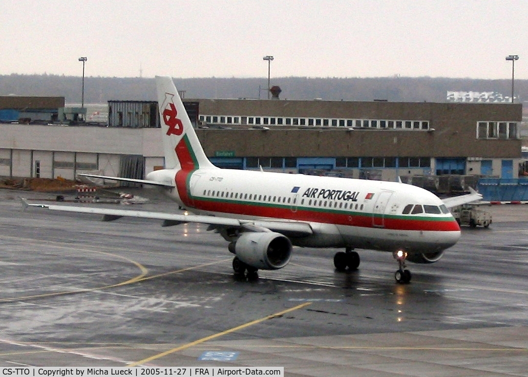 CS-TTO, 1999 Airbus A319-111 C/N 1127, Taxiing to the runway