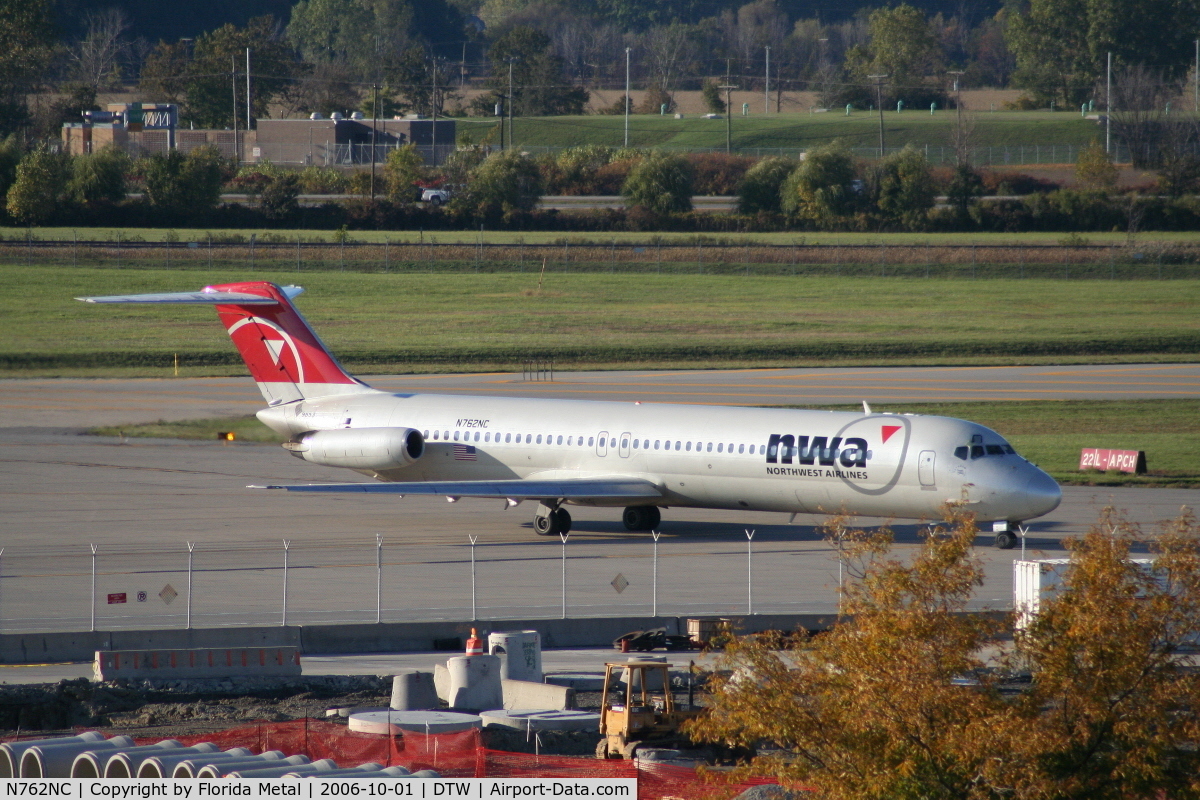 N762NC, 1976 McDonnell Douglas DC-9-51 C/N 47710, Ex North Central