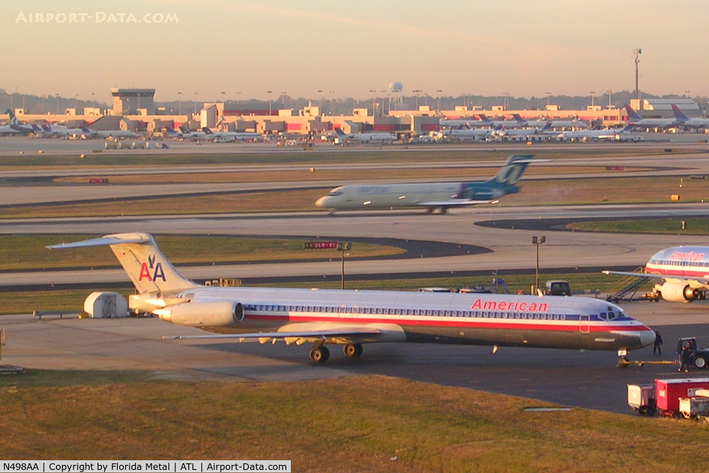 N498AA, 1989 McDonnell Douglas MD-82 (DC-9-82) C/N 49736, Early morning at ATL