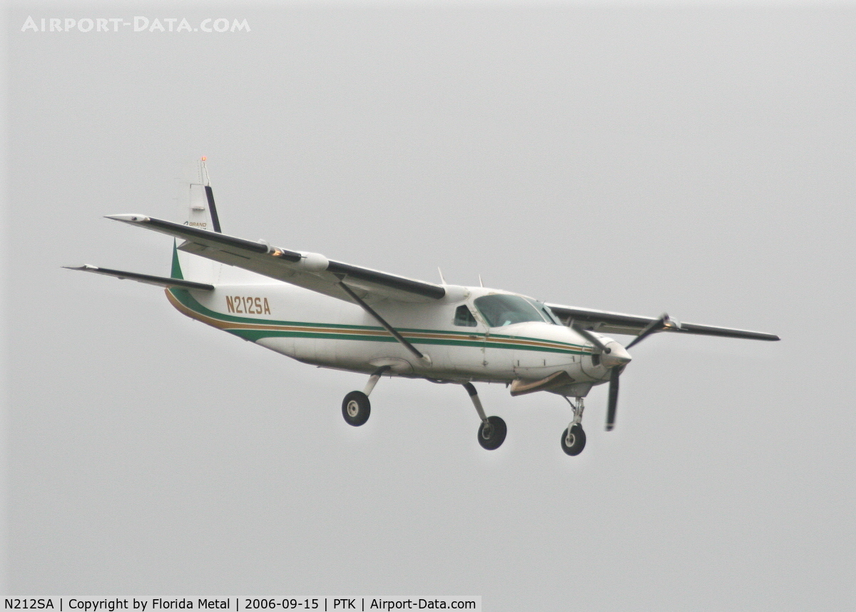 N212SA, 1995 Cessna 208B Grand Caravan C/N 208B0466, little cargo plane