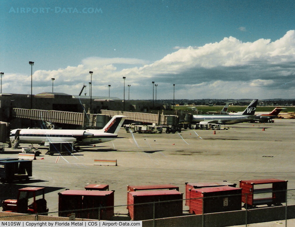 N410SW, 1995 Canadair CRJ-100LR (CL-600-2B19) C/N 7066, Skywest old colors 1996