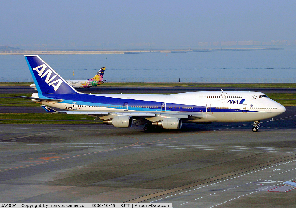 JA405A, 2000 Boeing 747-481 C/N 30322, B.747
