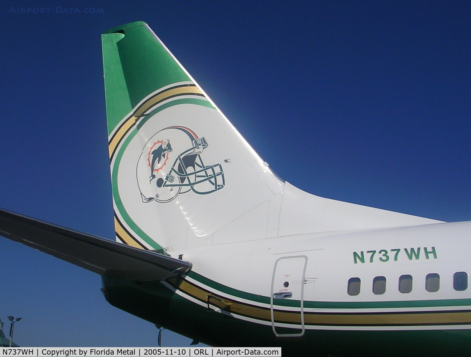 N737WH, 1998 Boeing 737-75T BBJ C/N 29142, Miami Dolphins
