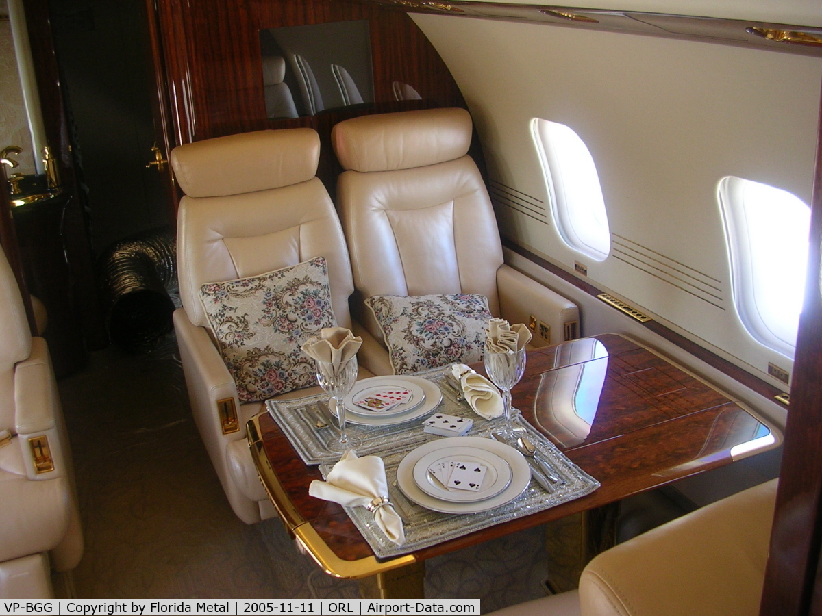 VP-BGG, 1999 Bombardier BD-700-1A10 Global Express C/N 9018, interior