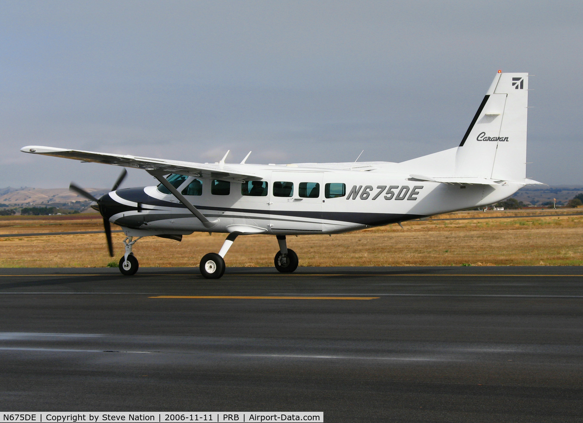 N675DE, 2003 Cessna 208 Caravan I C/N 20800366, Dewey Enterprises 2003 Cessna 208 Caravan taxying for take-off @ Paso Robles Municipal Airport, CA