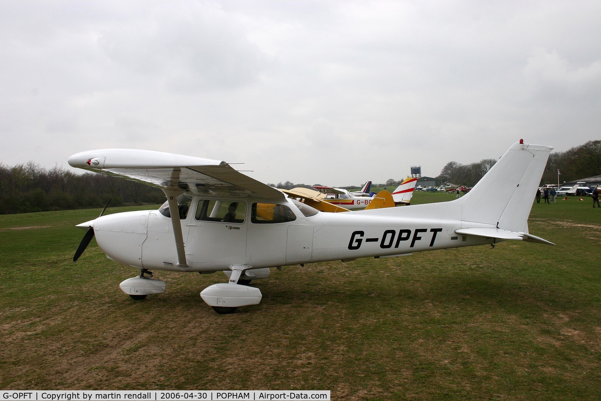 G-OPFT, 1998 Cessna 172R C/N 17280316, CESSNA 172