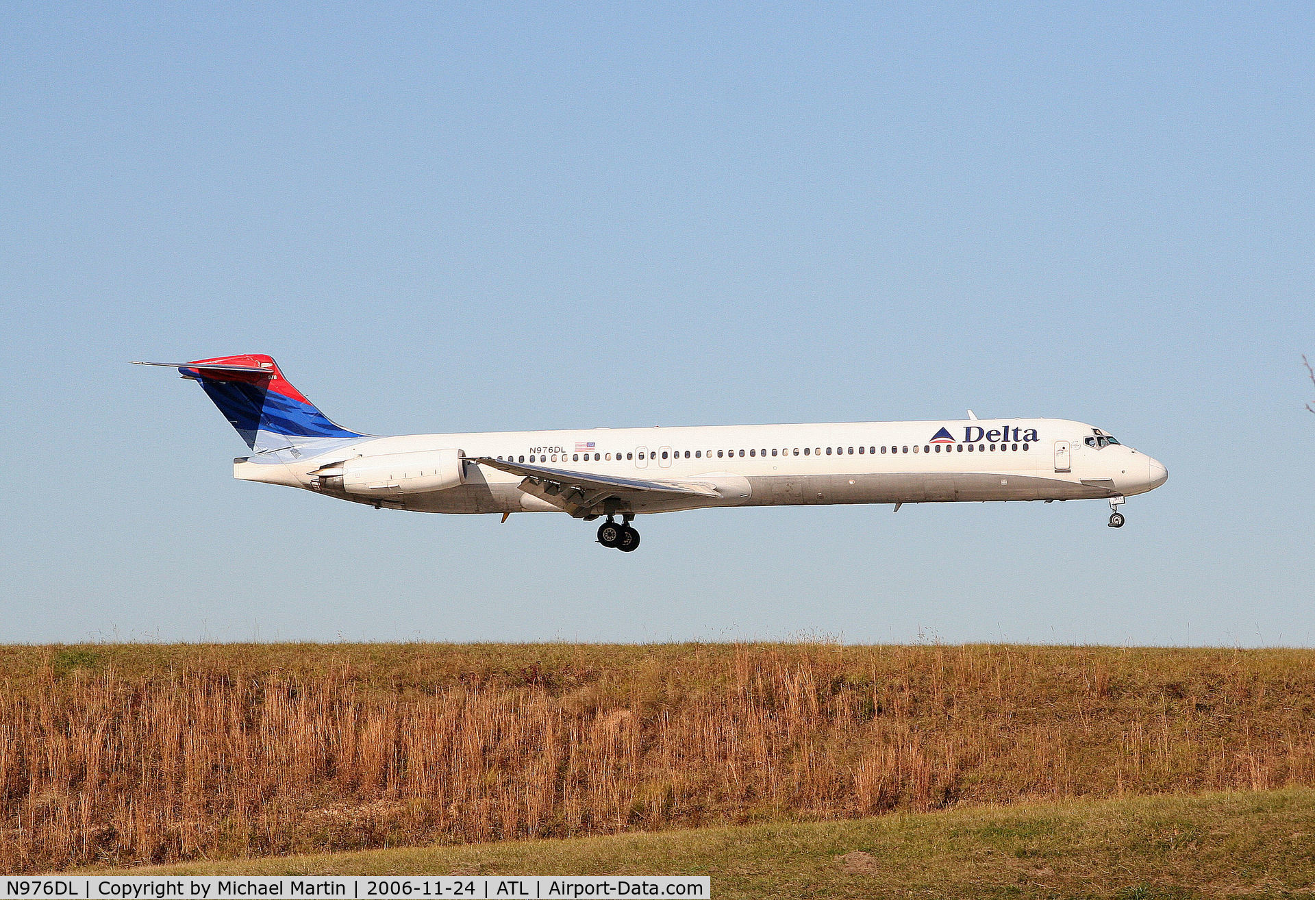 N976DL, 1991 McDonnell Douglas MD-88 C/N 53257, Over the numbers of 9R