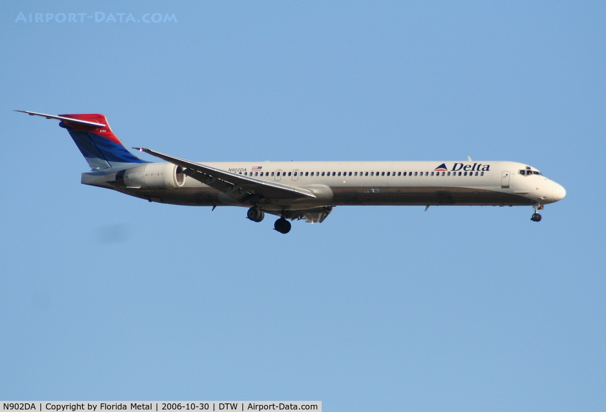 N902DA, 1994 McDonnell Douglas MD-90-30 C/N 53382, MD-90