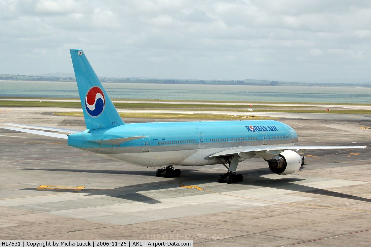HL7531, 1997 Boeing 777-2B5/ER C/N 27946, Leaving Auckland