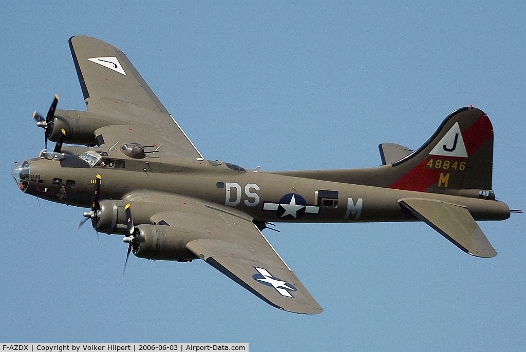 F-AZDX, 1944 Boeing B-17G Flying Fortress C/N 8246, Boeing B-17G Flying Fortress Pink Lady