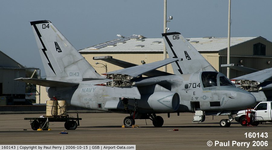 160143, Lockheed S-3B Viking C/N 394A-1125, Everything folded but the tail